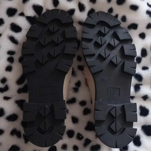 No Boundaries Cream Platform Loafers with Silver Chain - Picture 3 of 3